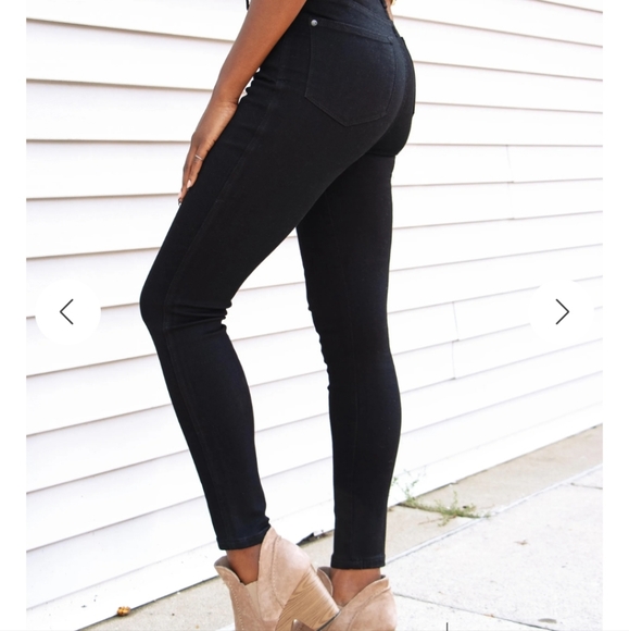 Judy Blue Mid-Rise Non Distressed Black Skinny Jeans - Picture 8 of 13